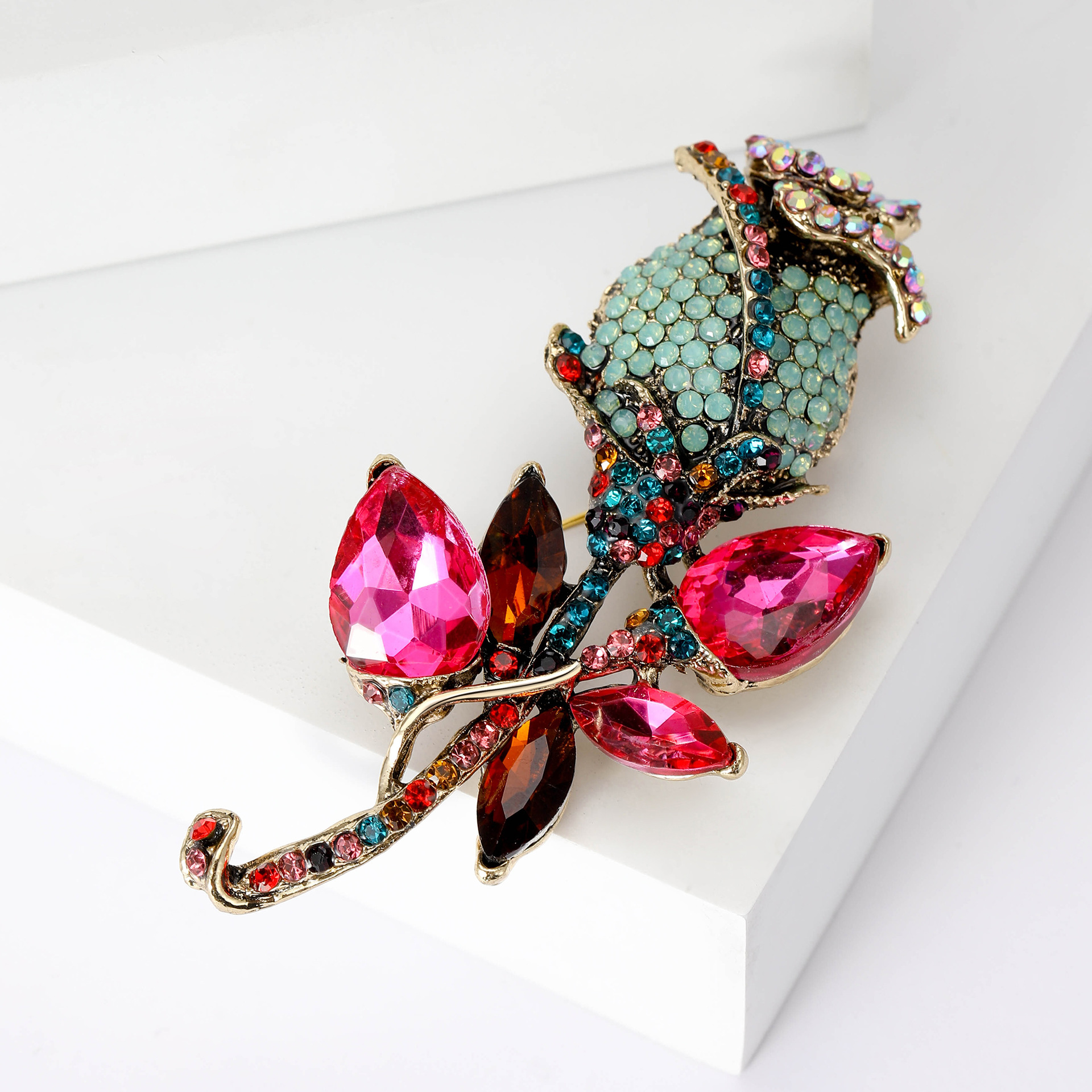 Women's Gender Retro Pin Rose Alloy Inlay Rhinestones Women's Brooches