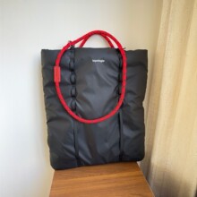 2026新TOP云朵电脑包男女时尚户外羽绒托特包简约轻便通勤单肩包