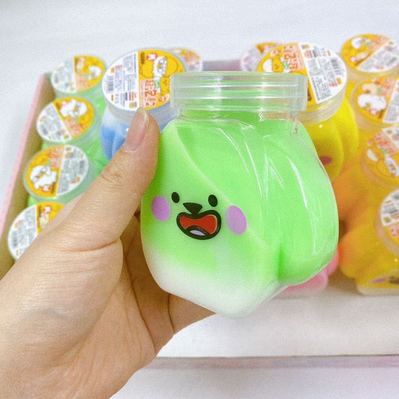 Juguetes para niños nuevos pingüinos espumantes de barro de cristal slim abrazar leche descomprimida barro de color agua falsa 2 yuanes al por mayor