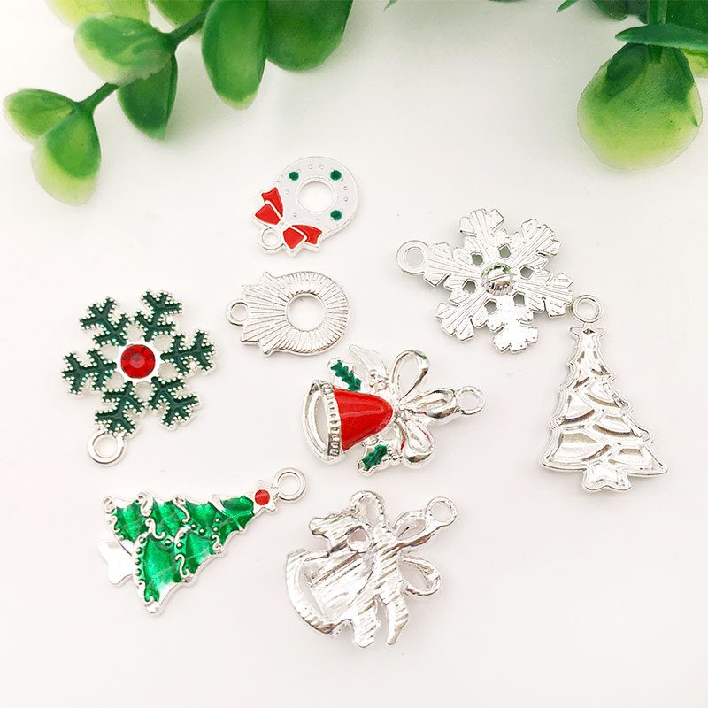 1 árbol de Navidad copo de nieve campana DIY aleación accesorios pulsera collar llavero pequeño colgante gota aceite pequeño colgante