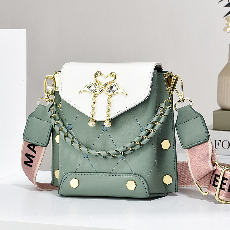 Bolso de teléfono móvil para mujeres 2025, nuevo bolso en línea, bolso de hombro de textura de moda, bolso de cadena de perlas de aire exterior