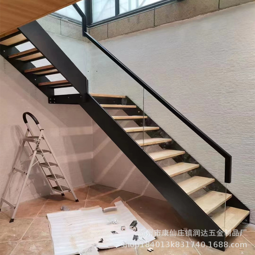 厂家直供双梁插玻璃楼梯别墅复式阁楼楼梯室内室外整体钢木楼梯