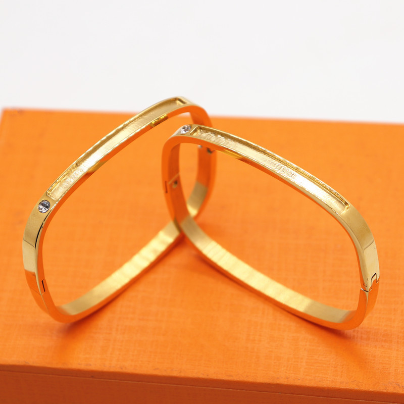 Ready Stock Inlaid Groove Leather Square Bracelet, Medieval Design, High-End Stainless Steel, Non-Fading, Emerald Ring Ready Stock Inlaid Groove Leather Square Bracelet, Medieval Design, High-End Stainless Steel, Non-Fading, Emerald Ring