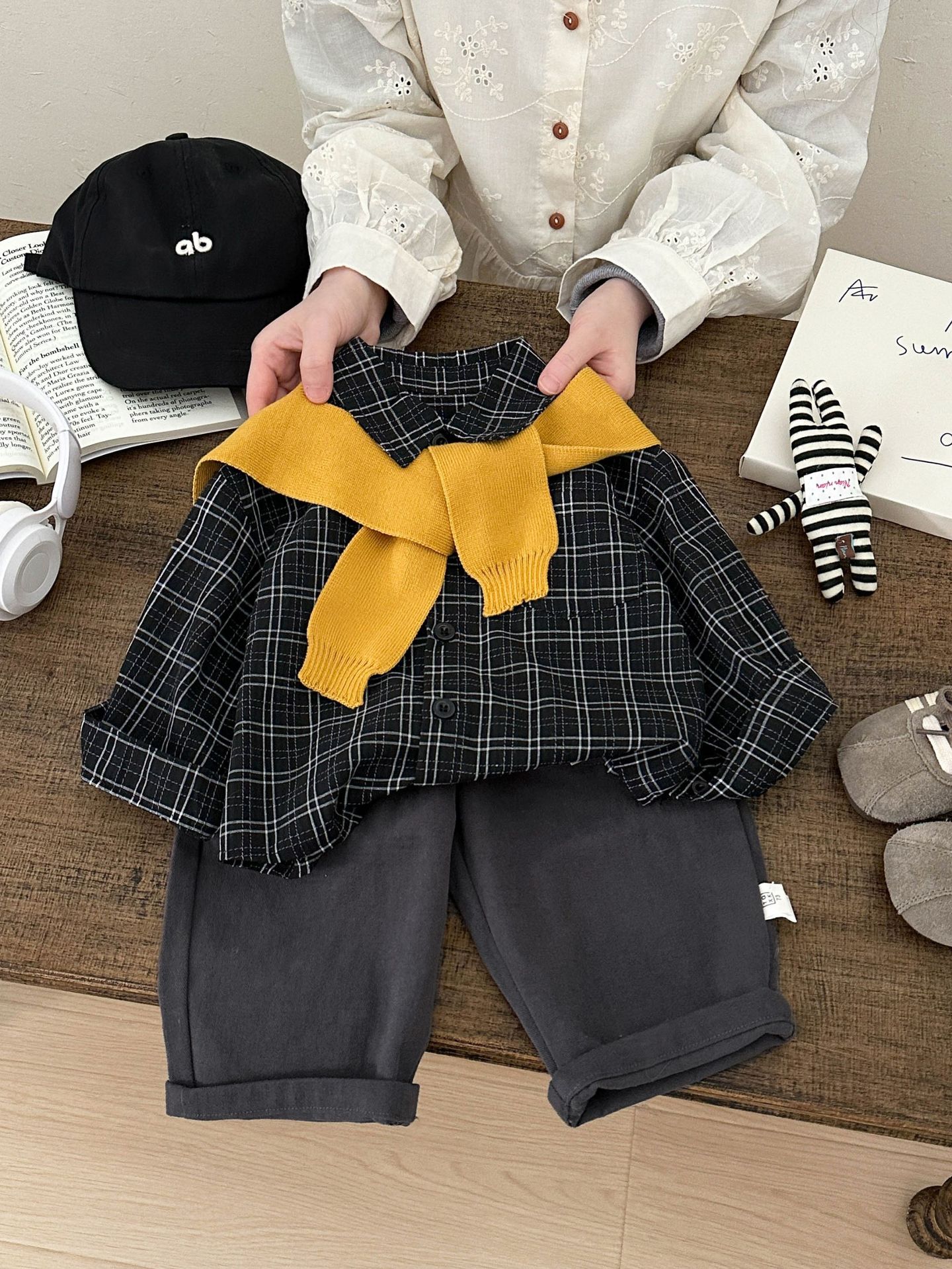 Primavera temprana para los niños sen camisa retrógrada primavera y otoño para bebés coreanos con camisa de moda abrigada
