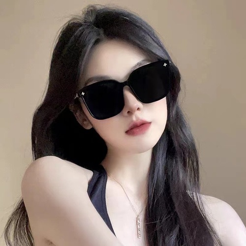 2024 luxury sunglasses for women, high-end metal chain, sun protection and UV protection, fashion sunglasses and sunglasses wholesale