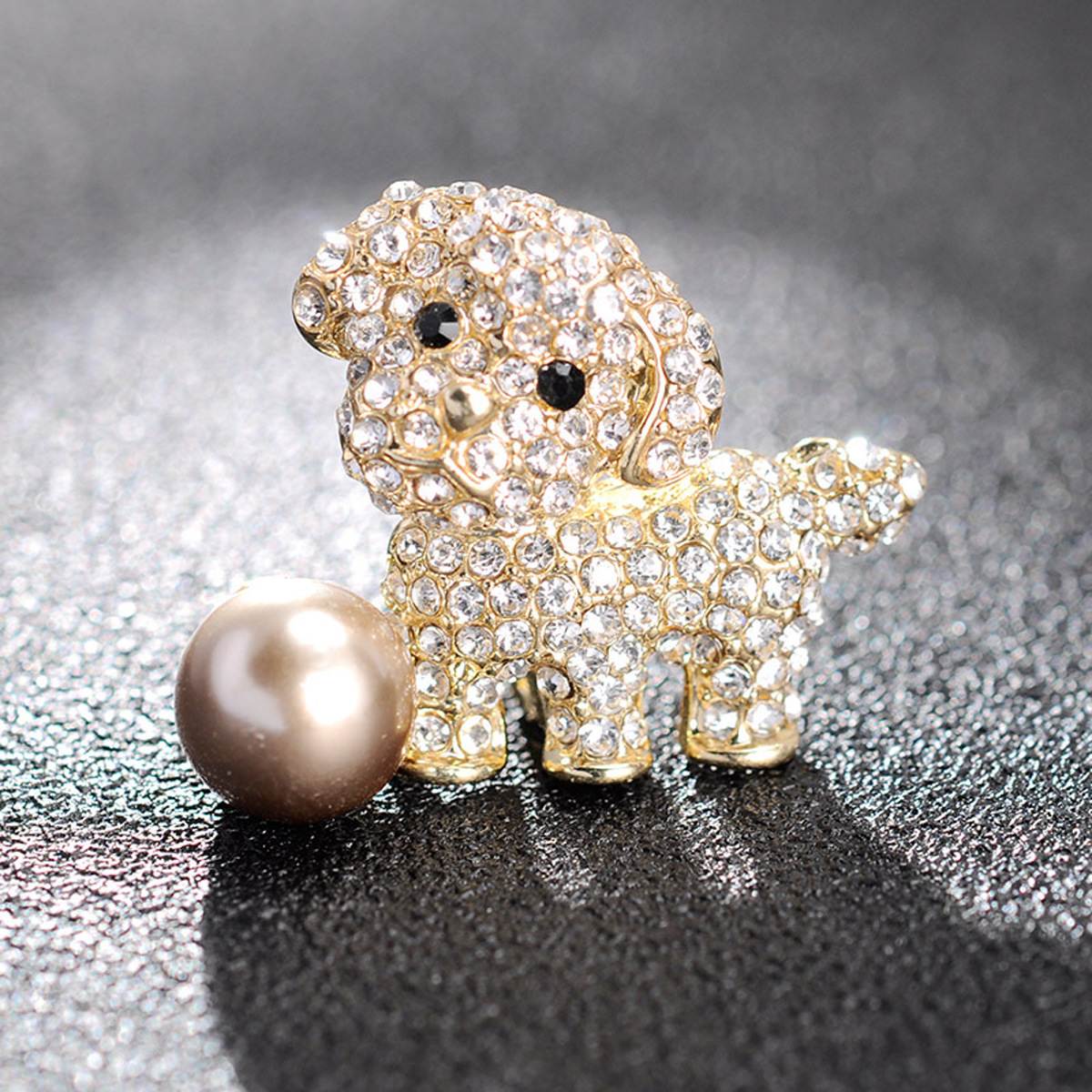 cute sophisticated small brooch pearl