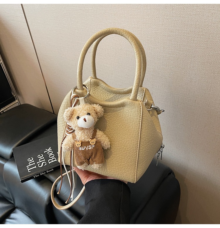 This is a unique, stylish and casual women's bucket bag for the summer of 2025. It's a Korean style single-shoulder crossbody women's bag with a sense of fashion undefined