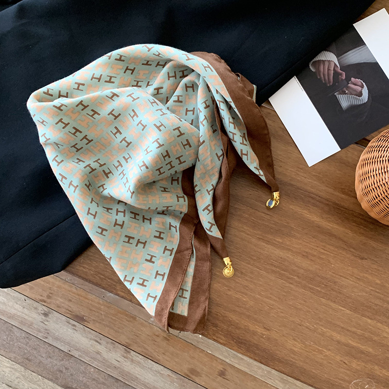 Bufanda de seda para mujer, bufanda cuadrada, estilo de primavera y verano de alta calidad, bufanda de cuello, bufanda magnética de moda, bufanda de todo fósforo, chal al por mayor