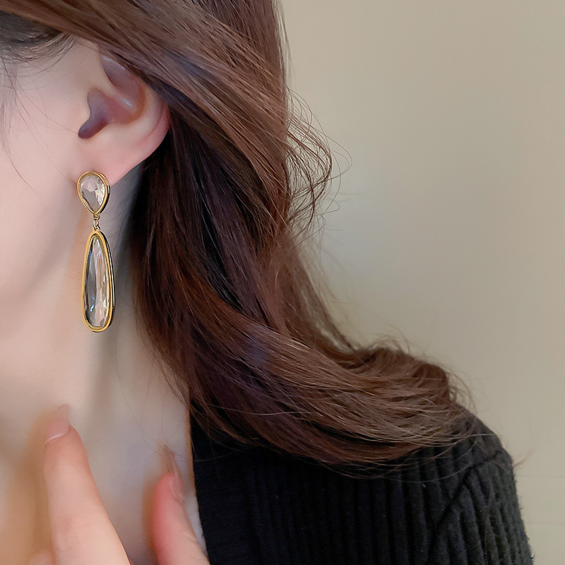 Fashion Oval Titanium Steel Plating Zircon Earrings 1 Pair