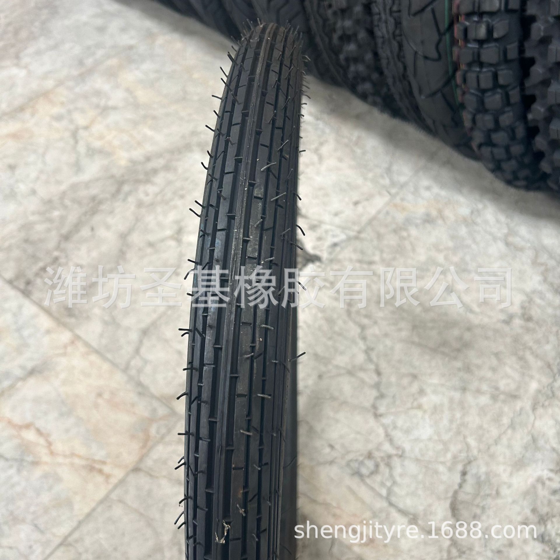 厂家直售摩托车轮胎外胎225-17