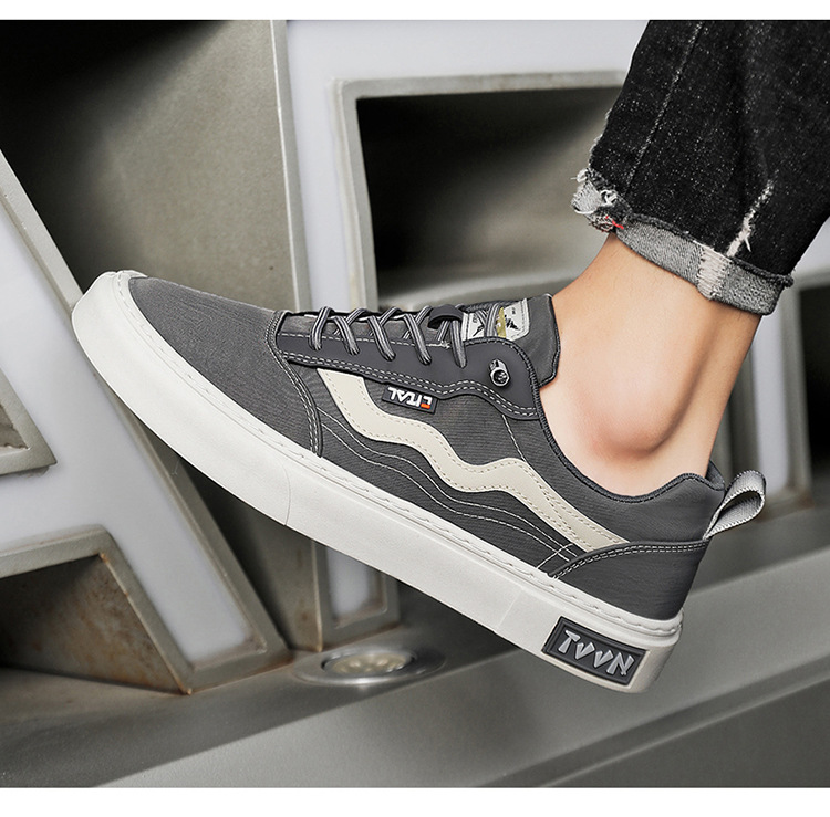 Canvas Herren Sommer, atmungsaktiv, vielseitig einsetzbar. Einfußtuch für Sport und Freizeit, weich besohlte schwarze Flats, trendig_voghion.com