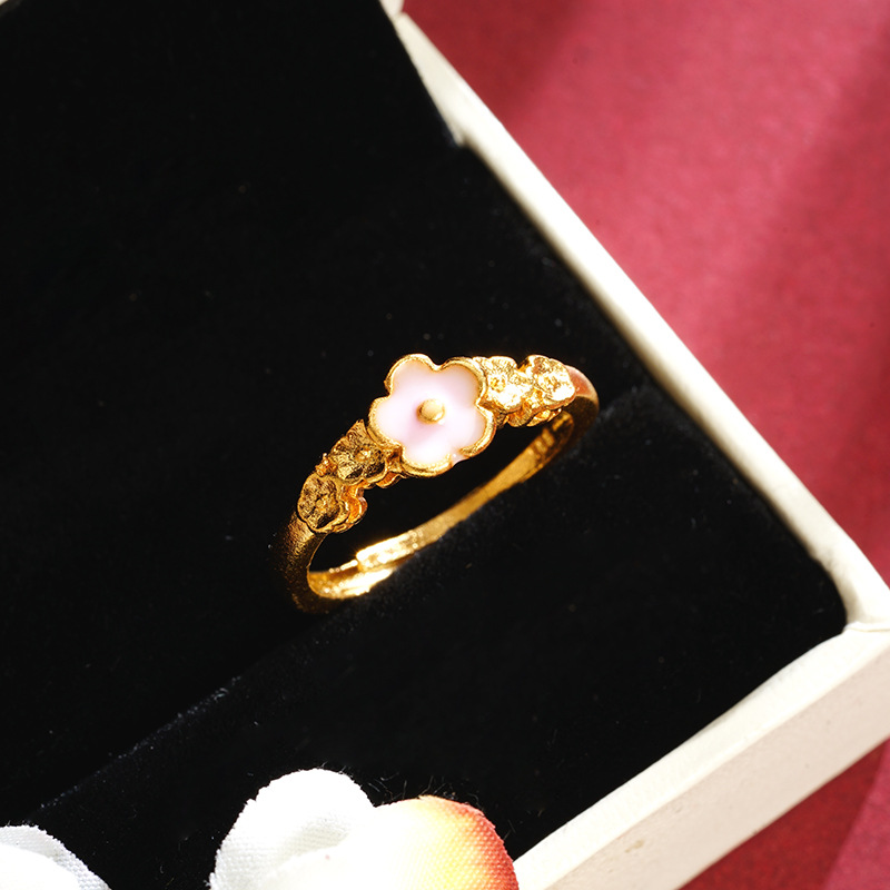 Anillo de oro de arena flor de moda de verano de alta calidad sensación ligera de lujo anillo de mujer no se desvanece joyería al por mayor