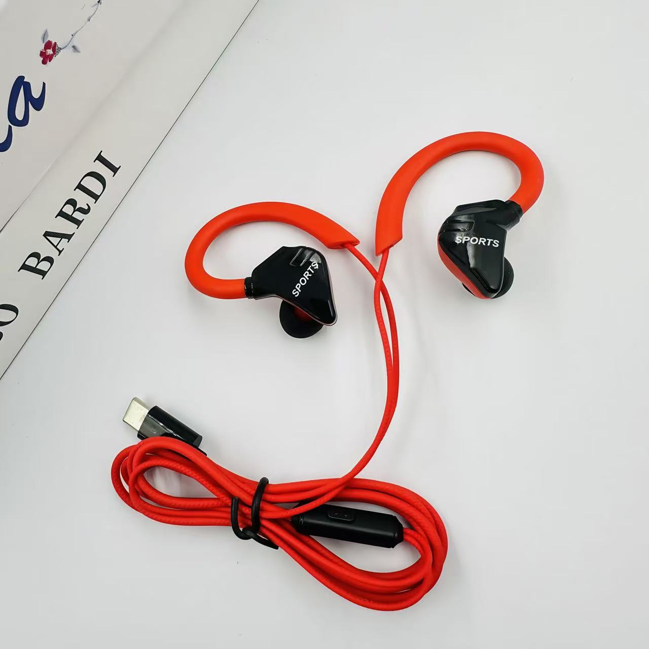 GSD-G3 en caja auriculares universales para teléfonos móviles montados en el oído con micrófono controlados por cable de Bajo estéreo deportivo auriculares con cable