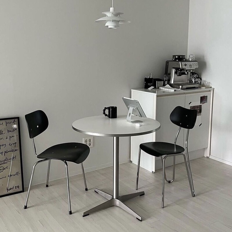 Export Eames Silver Edge Dining Table Modern Simple South Korea Round Small Apartment Cafe Restaurant Middle Ancient Desk