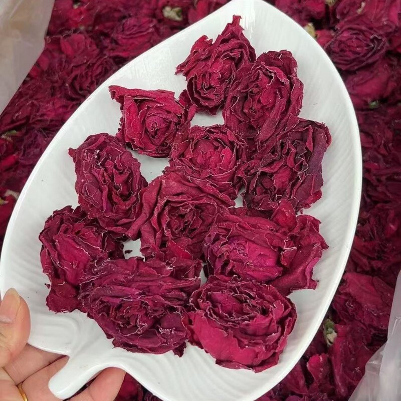 Selected Dark Red Rose Tea with Large Flower Heads, Dried Rose Flowers for Beauty Tea, Suitable for Brewing and Drinking, Manufacturer's Substitute