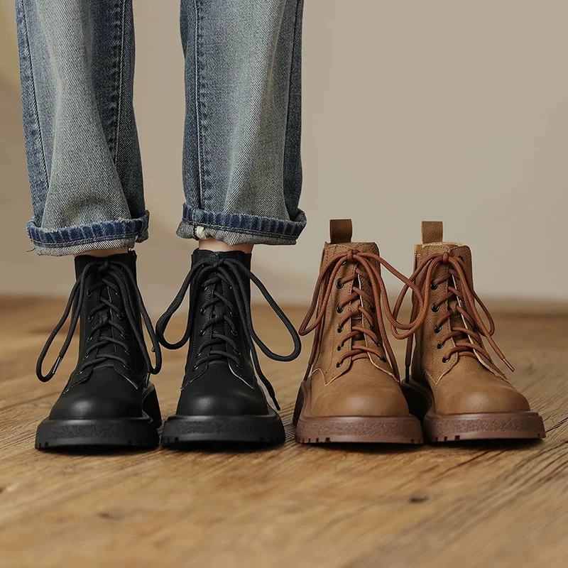 Ботинки в стиле Чжао Луси, британские ботинки-мартинсы для женщин, новинка 2024 года, осенне-зимние челси-ботинки на толстой подошве, короткие ботинки.