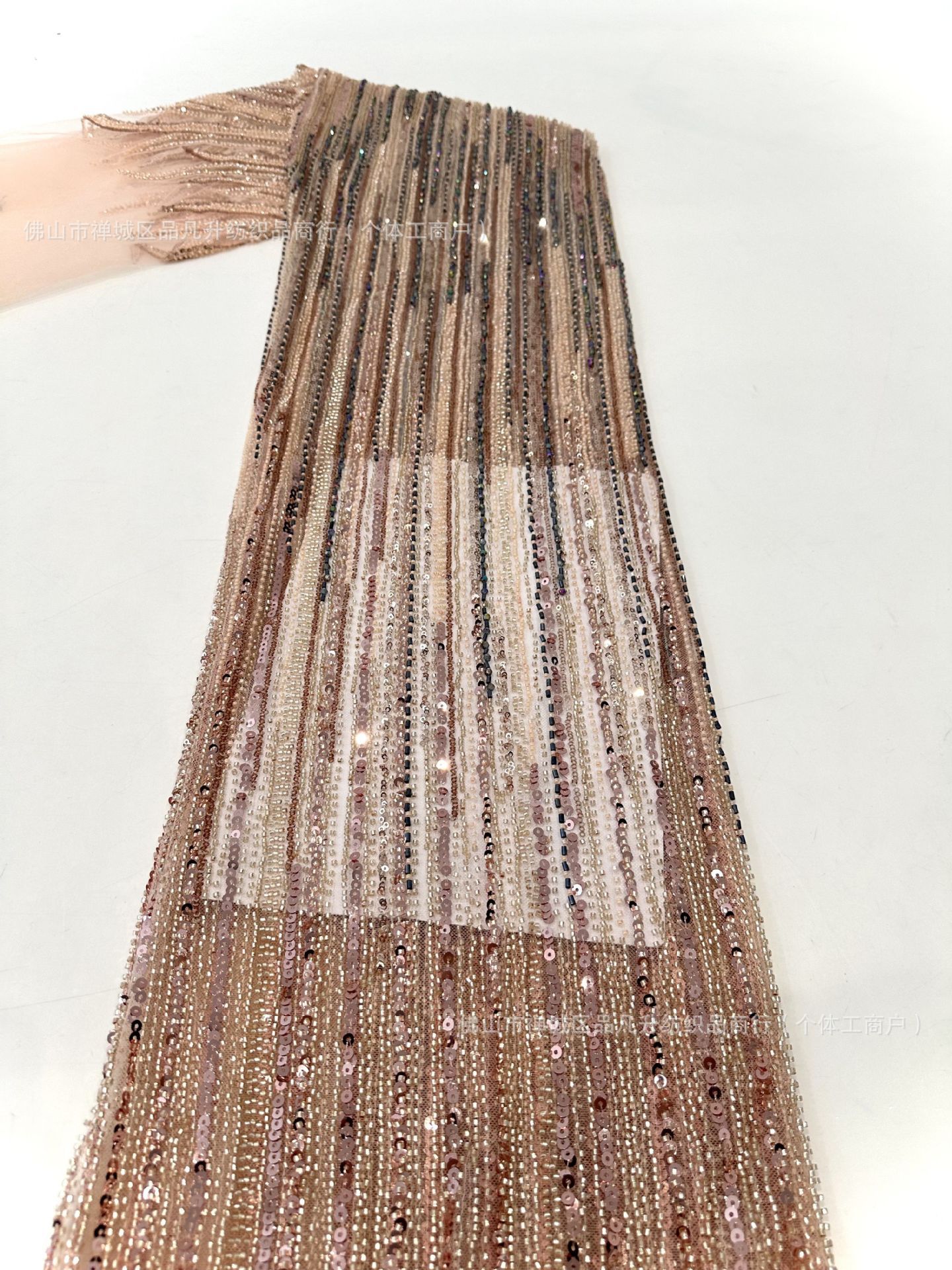 Tubo de perlas bordado Gaoding vestido de boda cena de moda vestido de tela de bordado de tela de rayas verticales Ganman