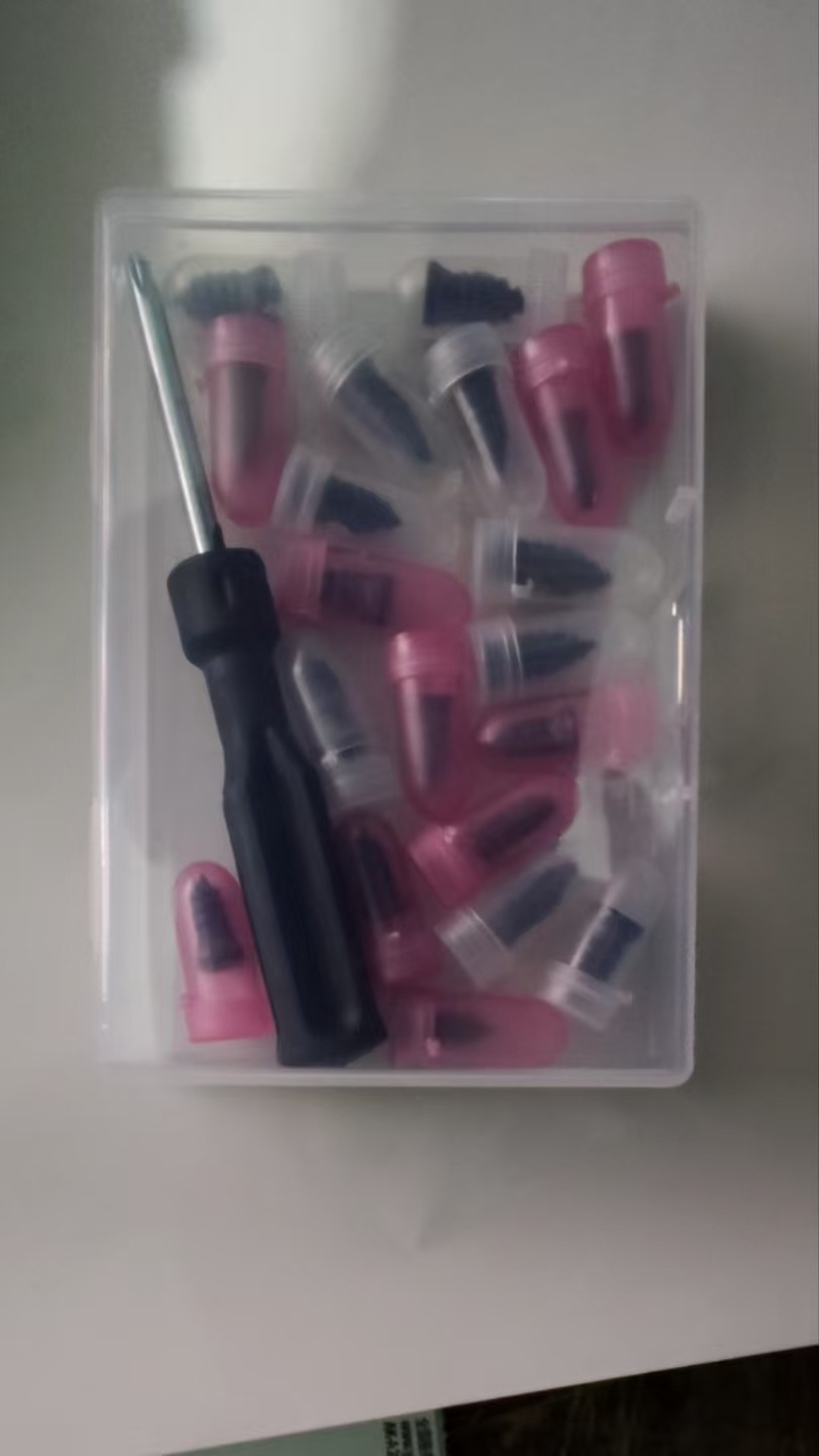 10 large and 10 small screwdrivers