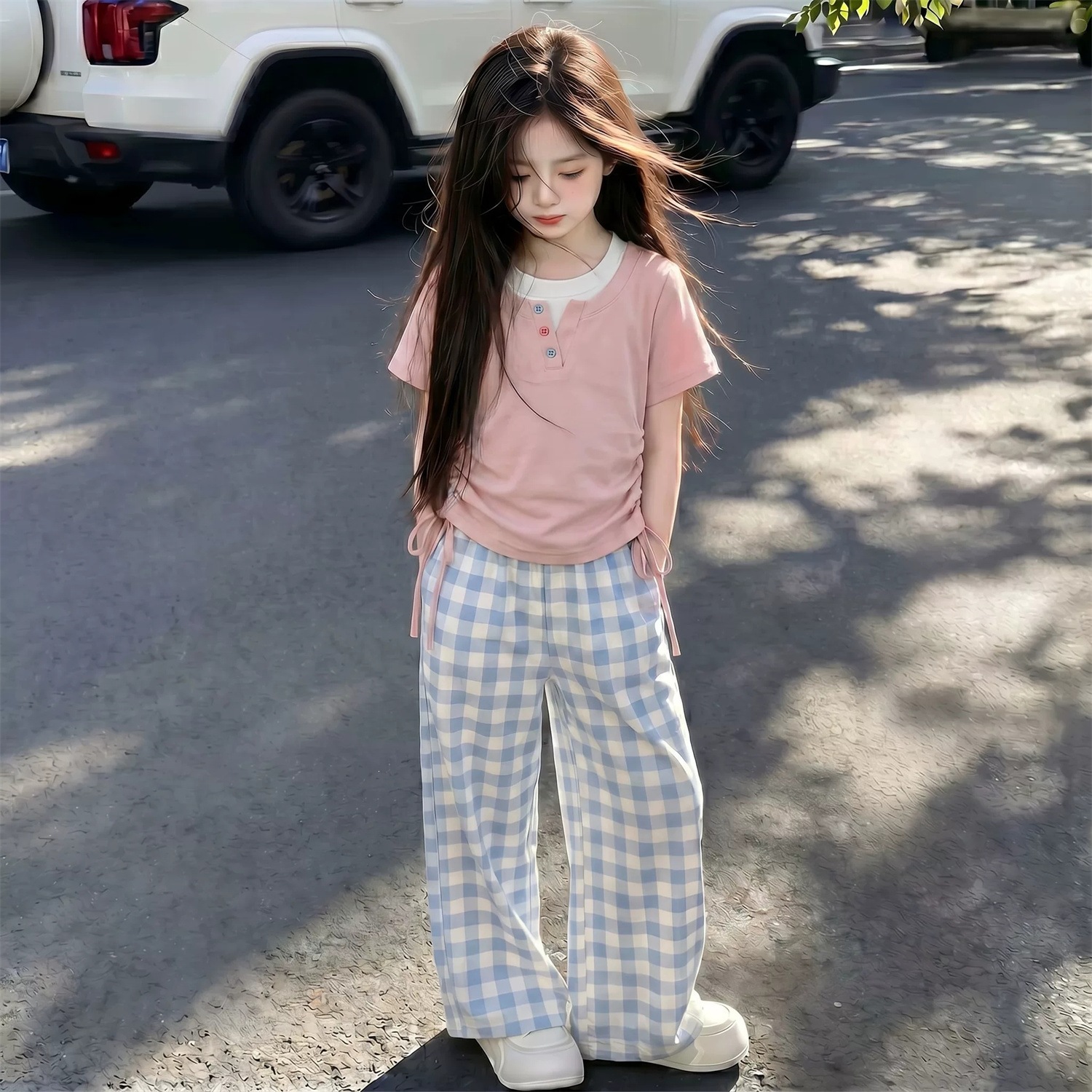 Unique and beautiful new summer outfits for girls, Korean style two-piece T-shirts, stylish plaid sets for older girls.