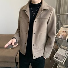春と秋のジャケットの男性は襟をめくって、カジュアルなコートを着て、ゆったりとした薄い感じの上着の潮男を着ます。