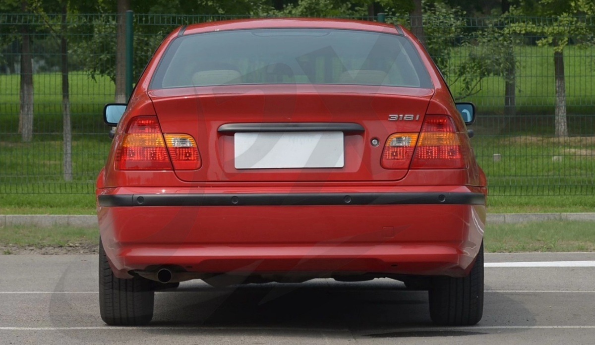 Suitable for 01-04 BMW 3 Series E46 front bumper trim air vent fixing clip license plate bracket 316 318 325i
