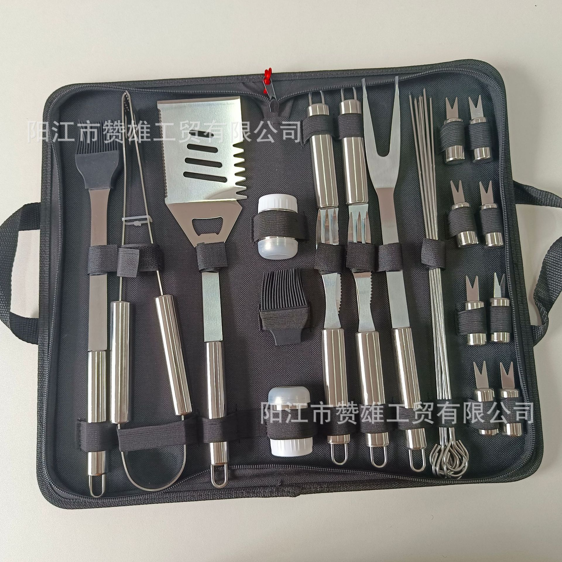 Juego de herramientas para parrilla de barbacoa de suministro directo de fábrica para uso doméstico al aire libre, juego de parrilla portátil fácil de transportar con bolsa.