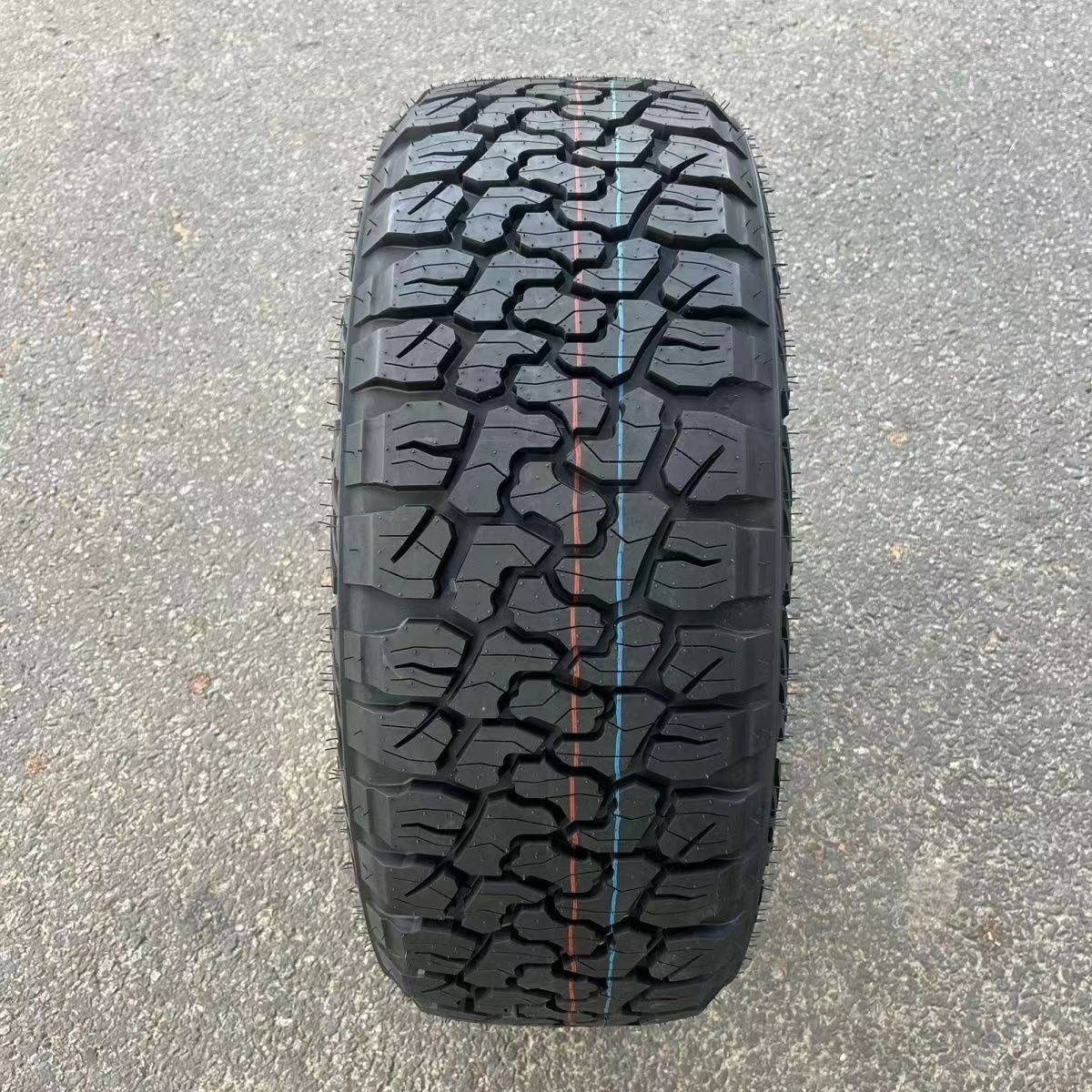 Haida Tire LT255/60R18 10PR White Lettering Off-Road AT Dacia D90 TerraLink 255/60R18