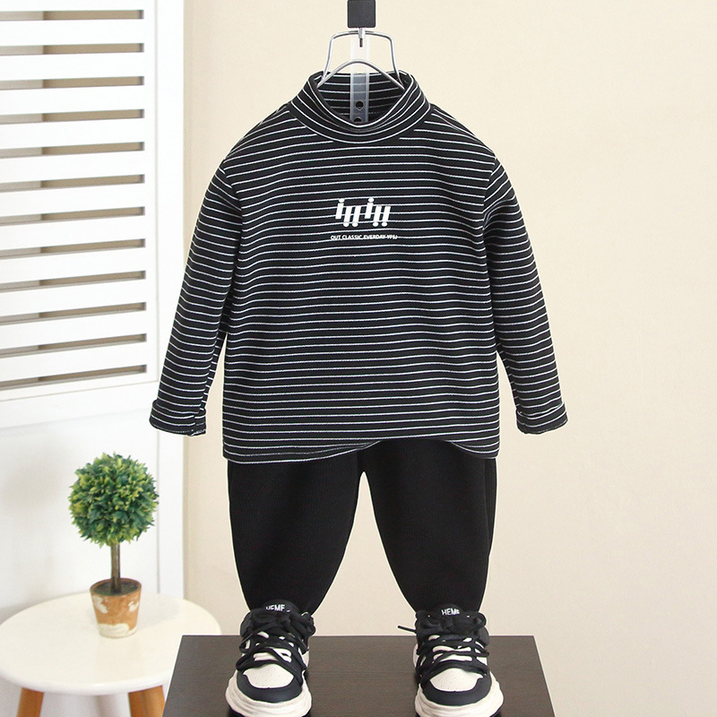 6701 camisa de fondo para niños otoño e invierno cuello medio alto para niños terciopelo alemán con 2024 nuevo top de manga larga a rayas para bebés