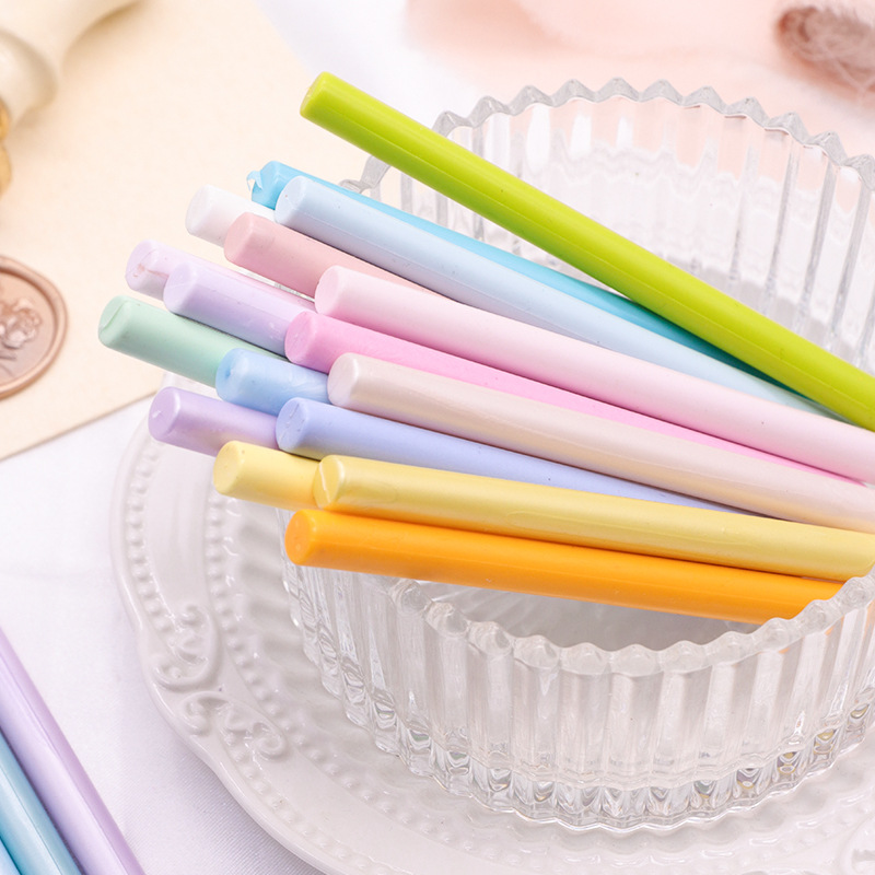 Palo de cera de pintura al fuego 94 colores 10*0,7 cm La barra de cera pequeña redonda se puede mezclar con la pistola de cera se puede utilizar en fábrica al por mayor