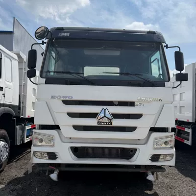 Sinotruk Howo 6*4 rear dual-axle Suvarma maşınları
