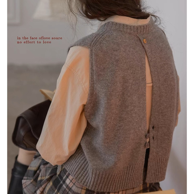 Dailyart "Cloud Toka" Wool Crewneck Twisted Back Split Knitted Vest Vest Knitted Sweater Dailyart "Cloud Toka" Wool Crewneck Twisted Back Split Knitted Vest Vest Knitted Sweater