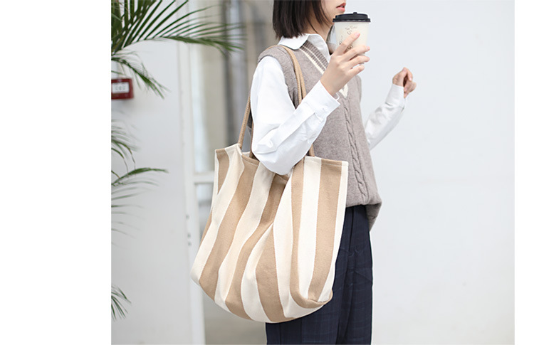 Women's Large Canvas Stripe Basic Classic Style Open Canvas Bag display picture 3