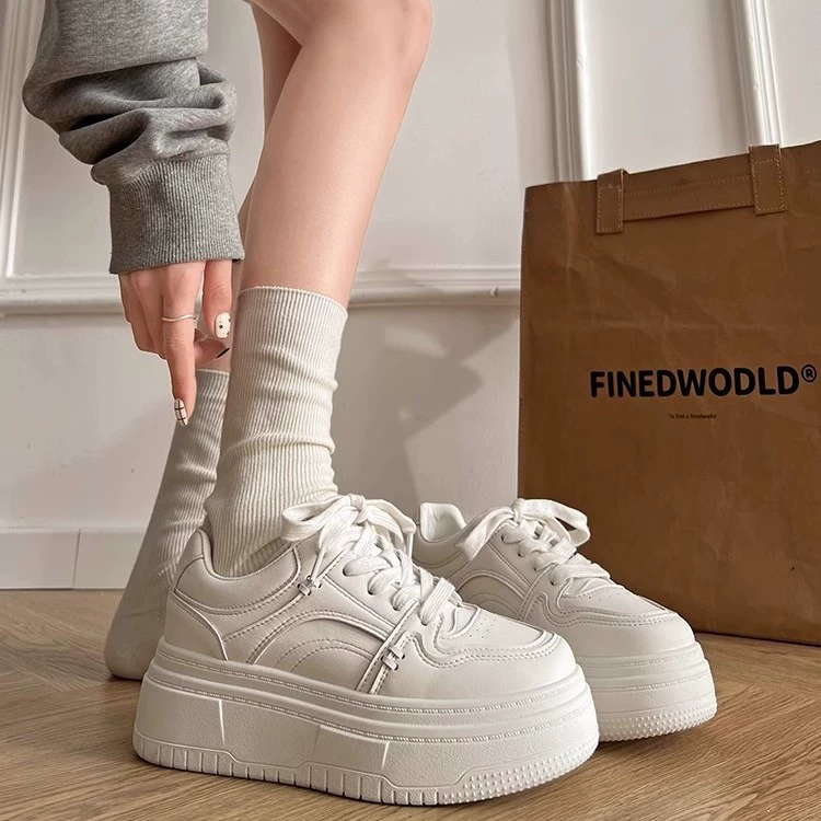 Мафли с толстой подошвы маленькие белые туфли женская весна 2025 новый маленький человек с повышенной круглой шнуровкой повседневная спортивная обувь
