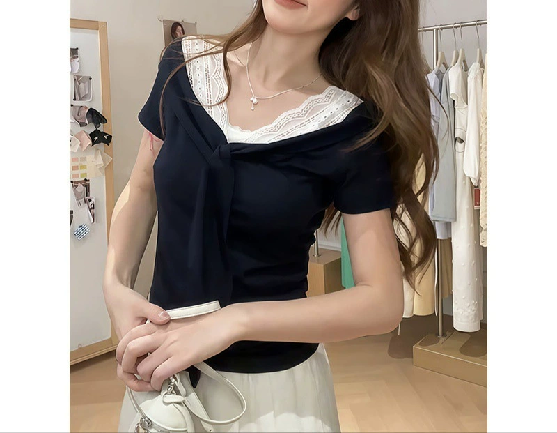 Pure Desire Hot Girl Кружевная рубашка с короткими рукавами и воротником на правое плечо Женская летняя новинка 2025 года Slim Fit Короткая