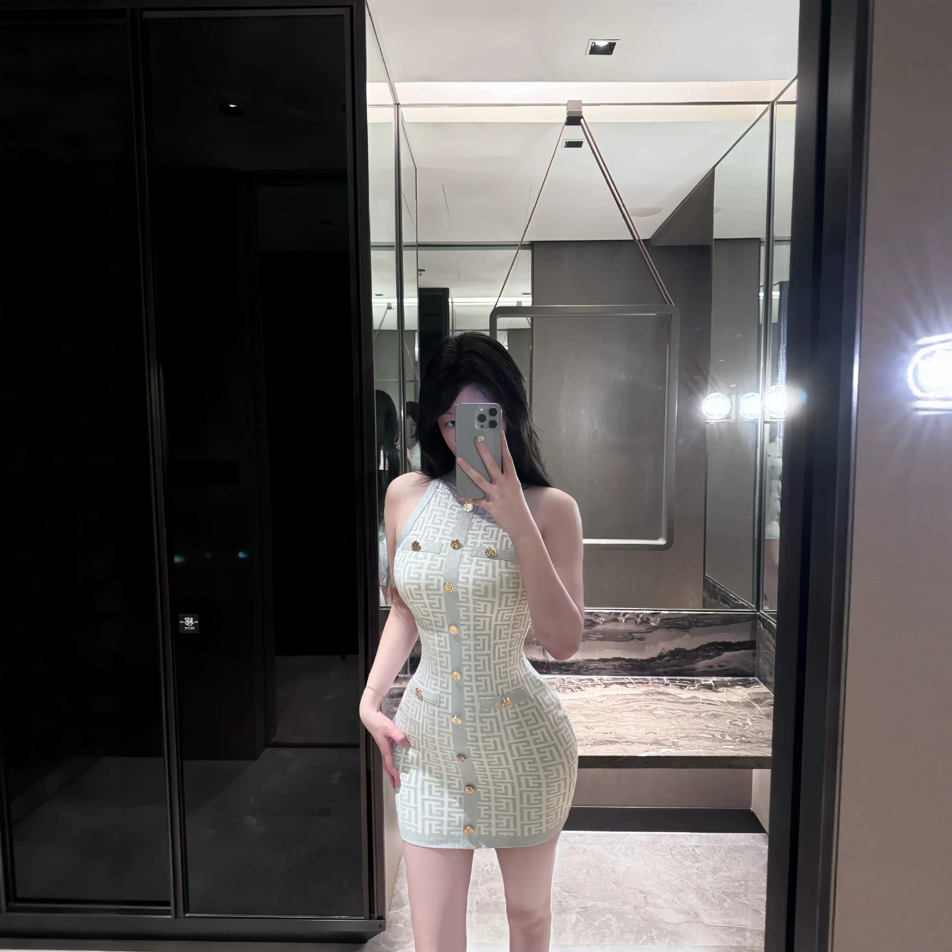 Tweed-style high-neck halter-neck jacquard dress, sleeveless, with metal buttons, slimming effect, knitted bandage-style bodycon dress, women's clothing factory