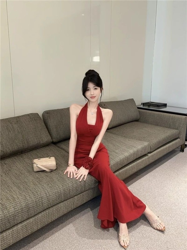 ホットガールチェーン純粋な欲望セクシーでシックな美しいストラップデザインバックレスサマーホルターネックドレス女性のスリムロングスカート|undefined