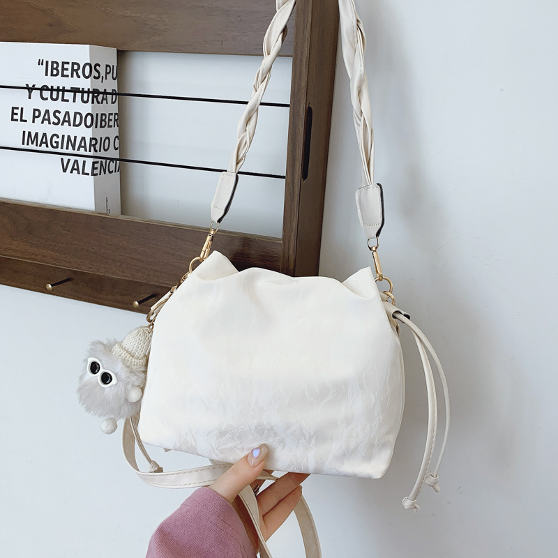 Large Capacity Drawstring Bucket Bag Stylish Casual Shoulder Bag_voghion.com