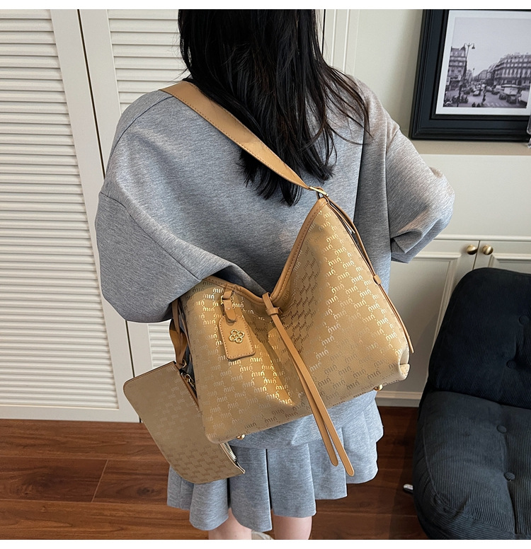 Large-capacity French Tote bag for women 2025 new style, elegant European and American fashionable women's bag, casual shopping and commuting bag undefined