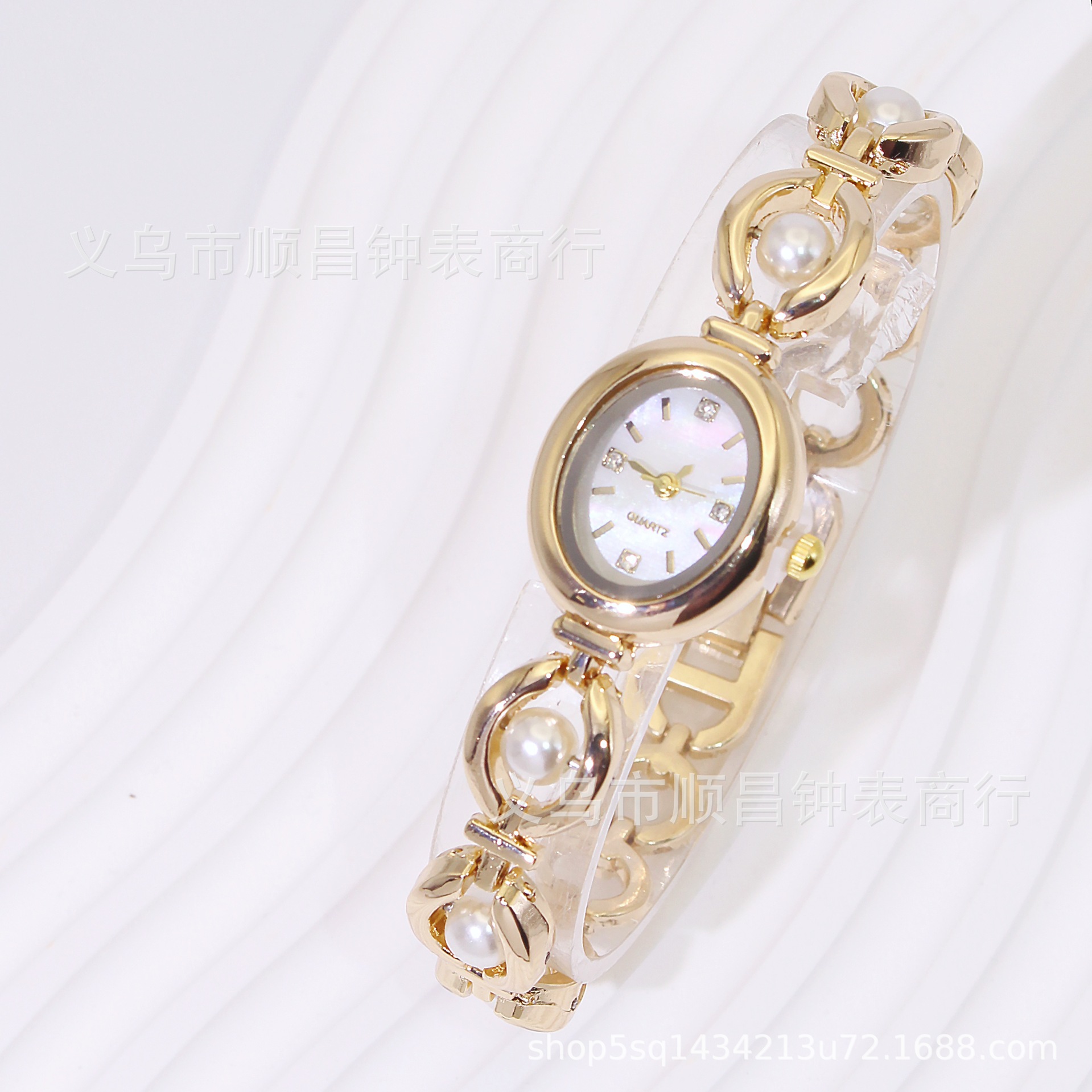 Live Broadcast of the Same Style of Second-Hand Light Luxury Imitation Pearl Watch Temperament Bracelet Women's Quartz Watch Factory Direct Sales in Stock