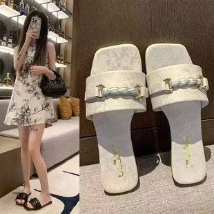 ���^һ��ƽ����ЬŮ�⴩�ļ��¿�2026��r��¶ֺС����ʽɳ����Ь