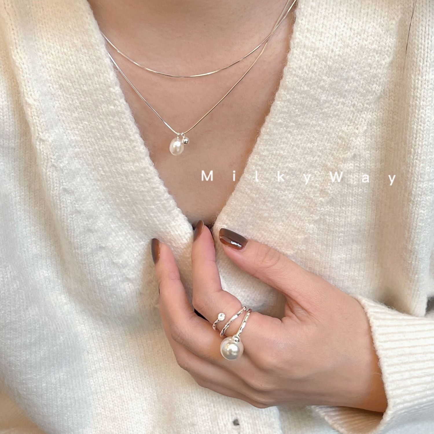 Traced MilkyWay Pearl Pendant Double Layer Snake Bone Chain Necklace for Women