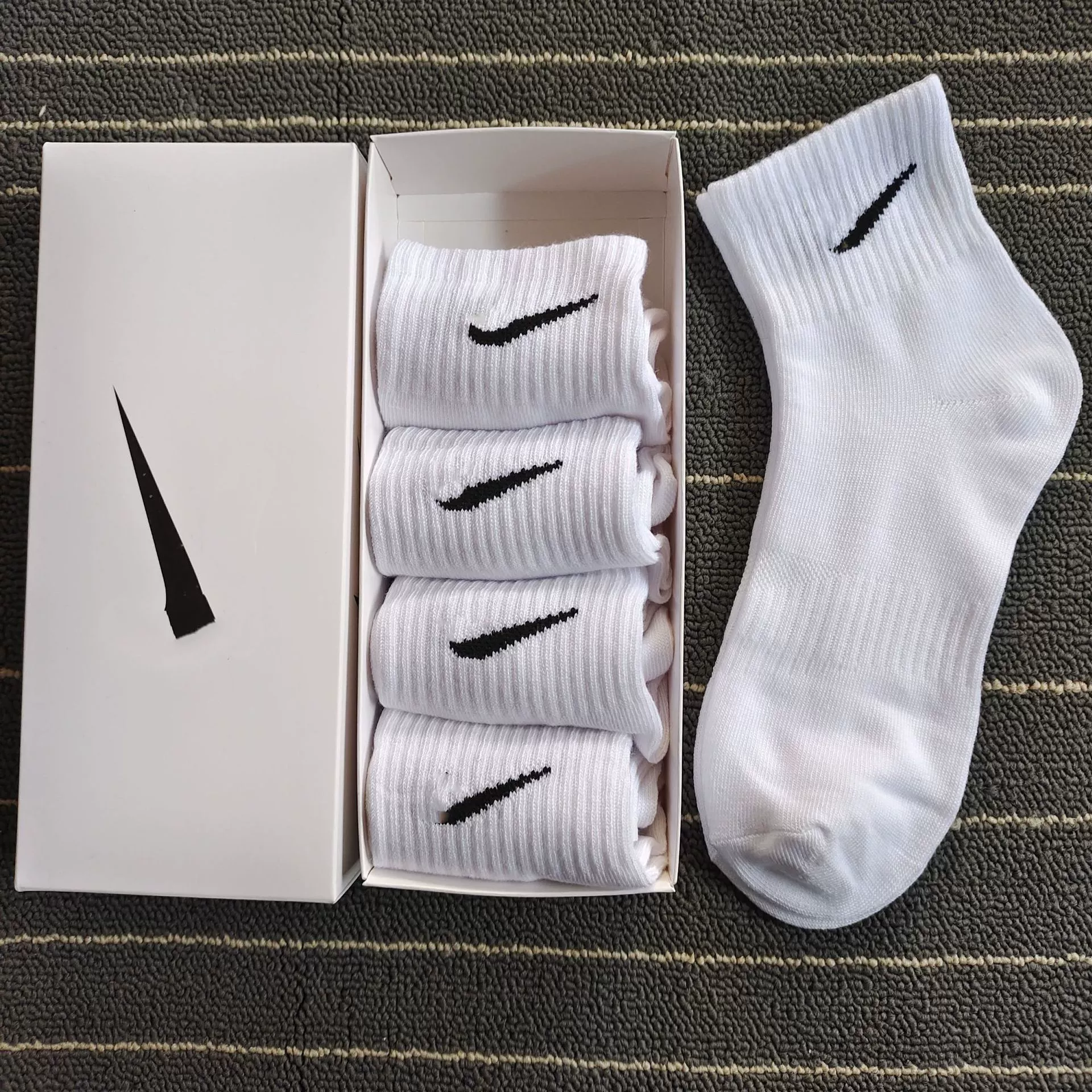 Гольфы (knee socks) Nike средней длины унисекс, смесовый/чесаный хлопок, дышащие, размеры 36–44