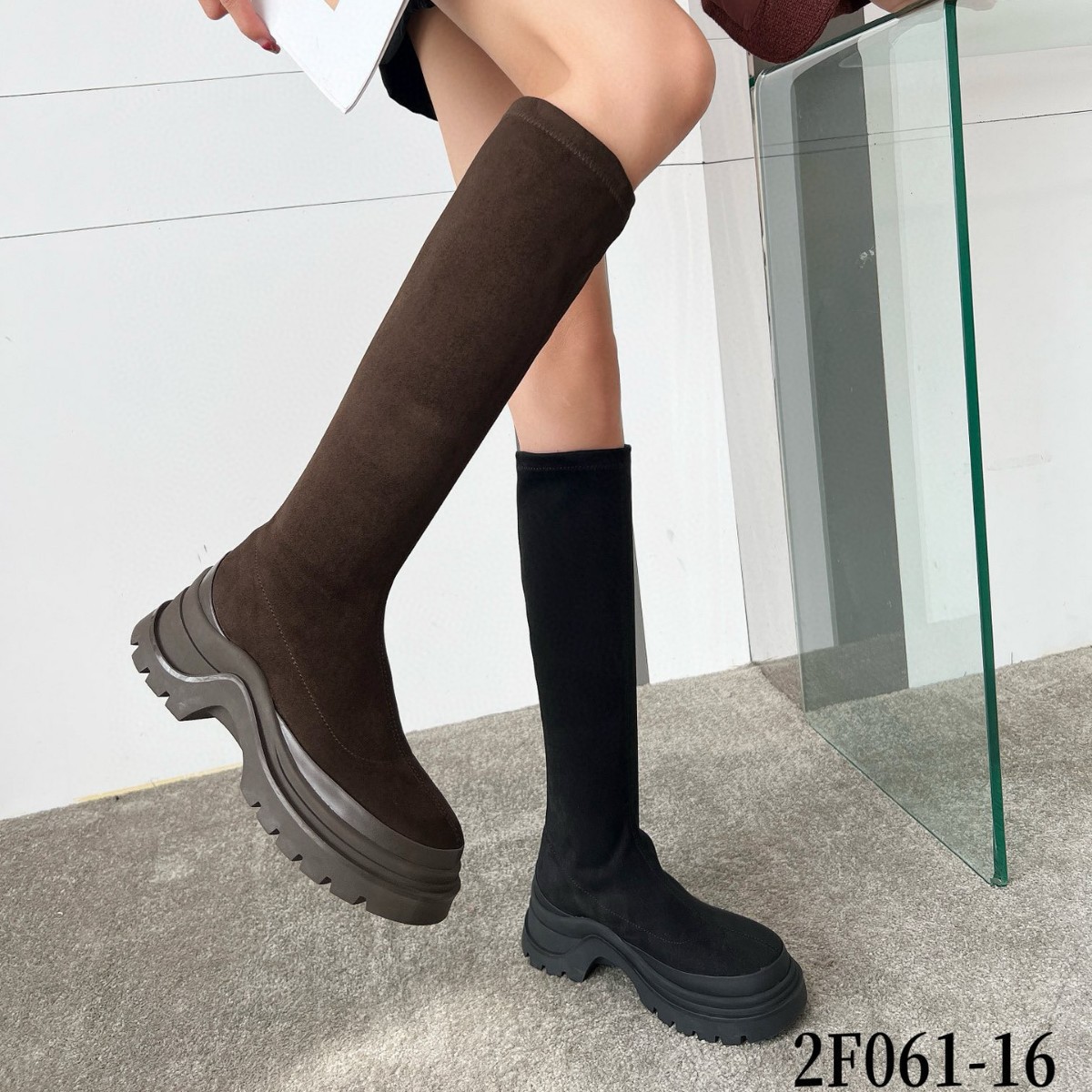 Boot nữ cổ cao ôm bắp chân da mờ mũi tròn gót thấp đàn hồi — Màu đen, Màu cà phê