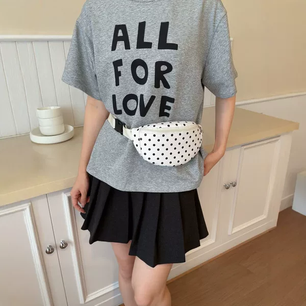 Korean-style polka dot children's crossbody waist bag, cute autumn girls' small bag, versatile baby crescent chest bag accessory bag