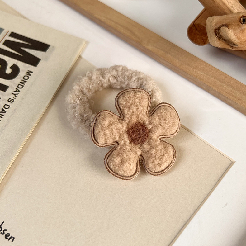 Autumn And Winter New Color Lamb Hair Flower Hair Ring Cute Ball Head Sweet Hair Accessories Plush Rubber Band display picture 8