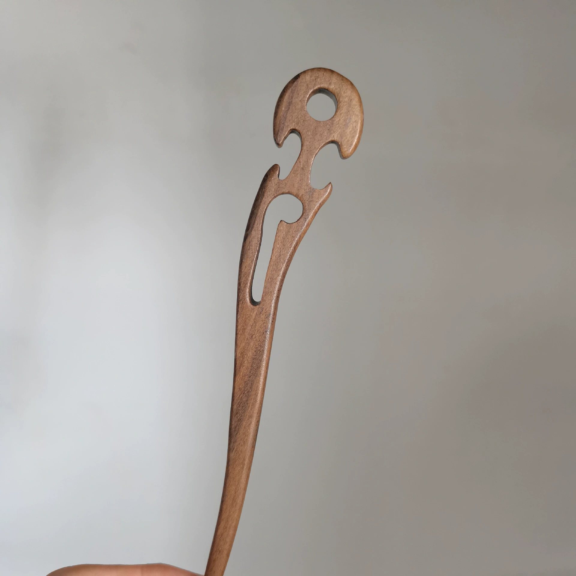 Заколка из венге 18 см, деревянная декоративная для ханфу и чангсама, простой элегантный резной дизайн