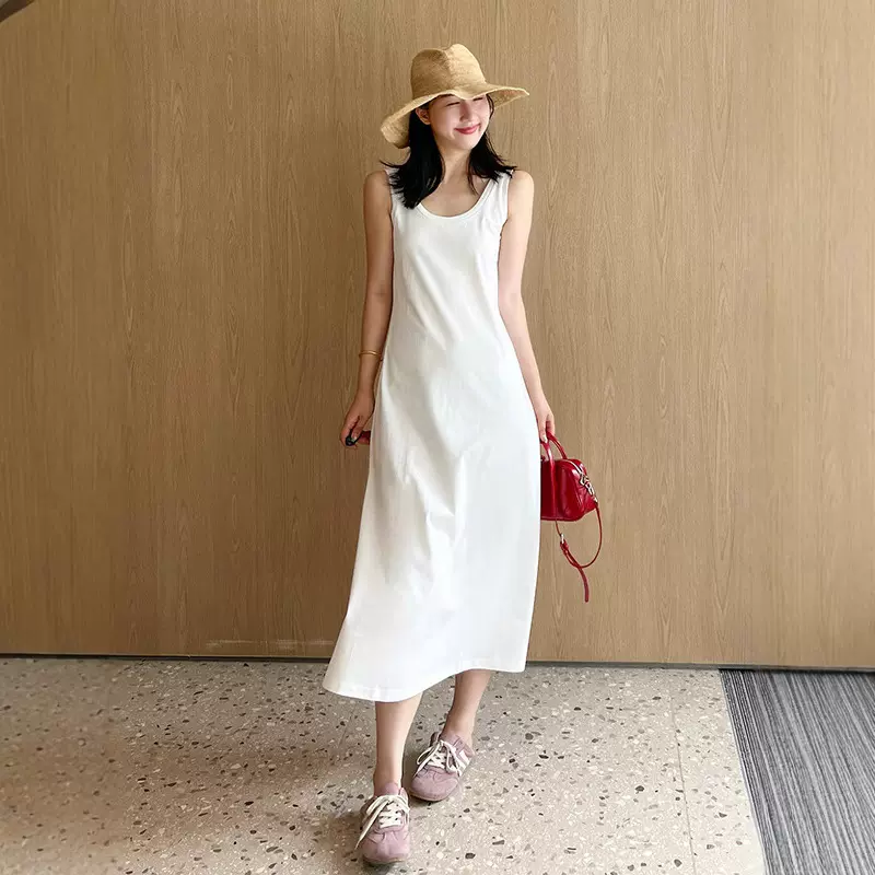连衣裙女25夏高级感经典白色标准版型汤匙领针织裙女休闲连衣裙