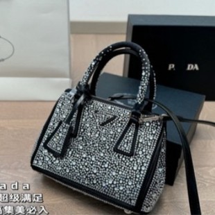 �羳P��������Ů��2024�����W���r�����п����ذ�����ͬ�ʽ