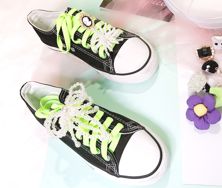 10g Weight Shoe Buckle Shoe Accessories Type 1 Piece Quantity Daily Occasion Arylic, Alloy Material Flower Pattern Winter, Summer, Spring Season Women's Gender Flower Shoe Accessories Arylic Alloy Winter Summer Spring Shoe Buckle 11
