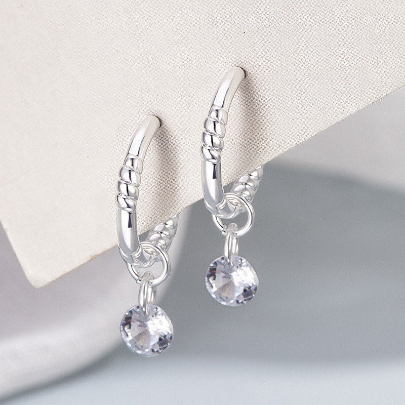 New Plain Ring Transparent Zircon Earrings, Simple and Versatile, Daily Commuting, High-End, Exquisite, Light and Luxurious Summer Ear Jewelry for Women